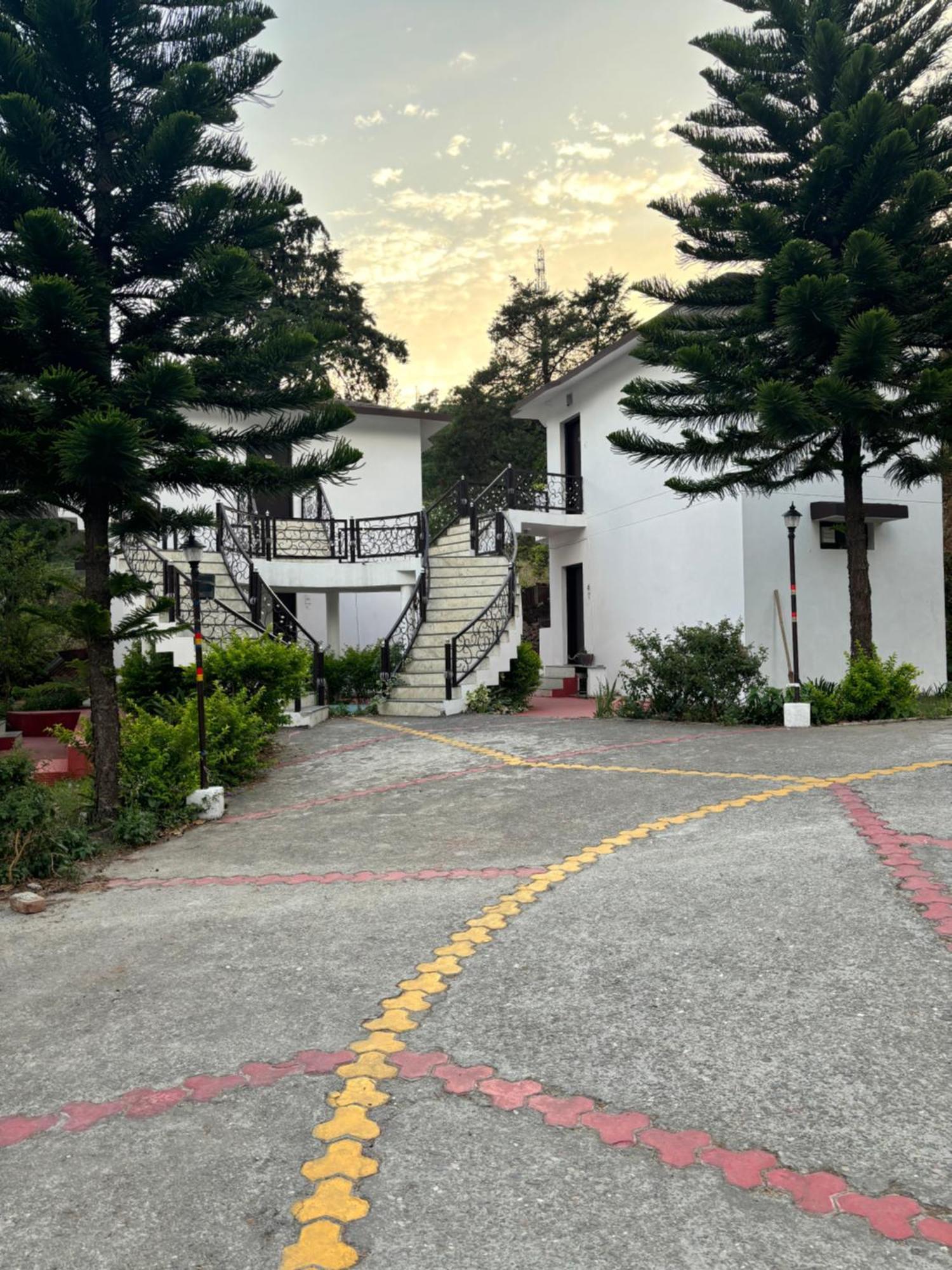 Shikha Resort Ewentbliz Bhīm Tāl Dış mekan fotoğraf